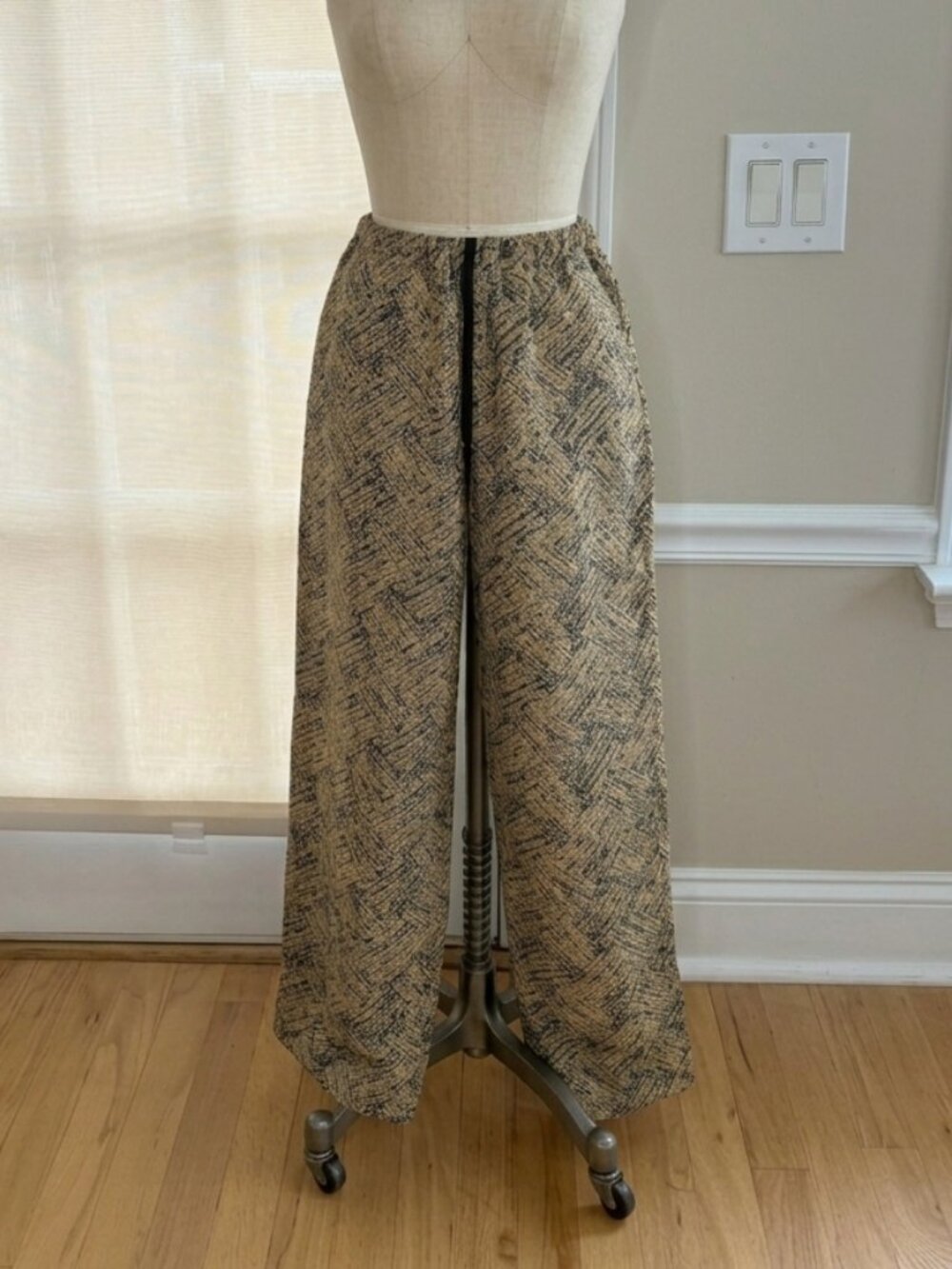 NWT PrettyLittleThing Printed Wide Leg Pants